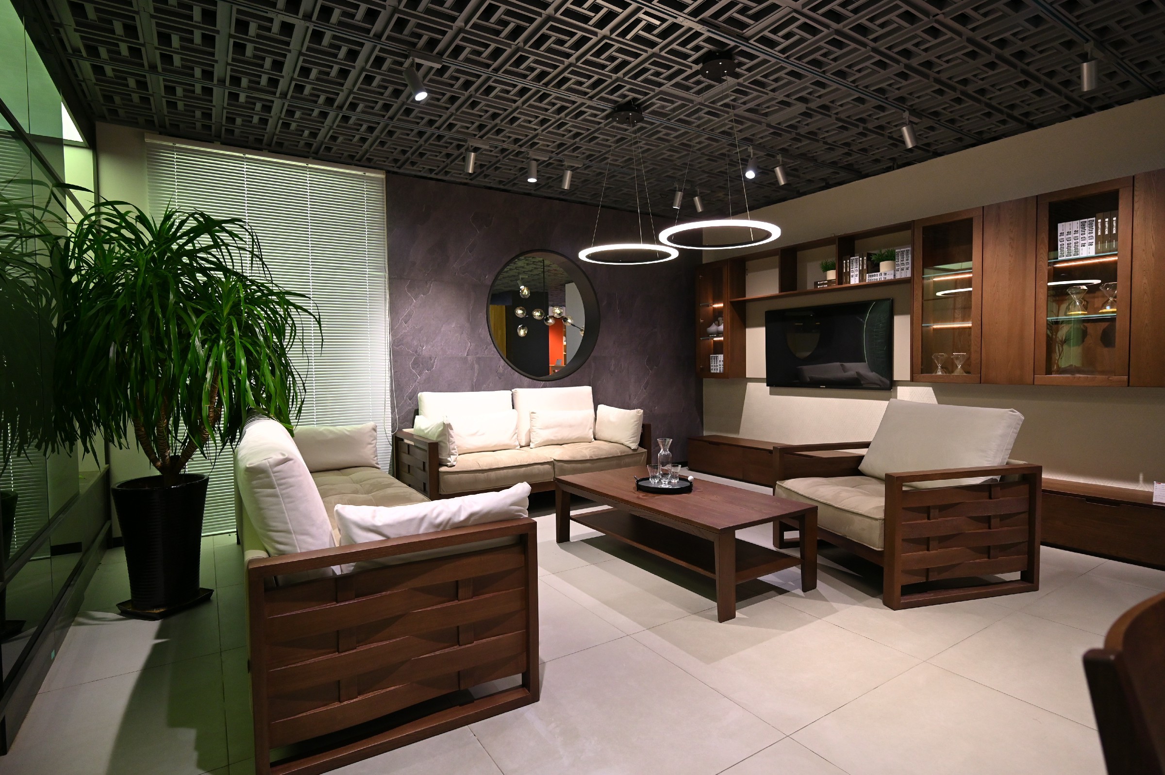 尊龍·Z6家居美凱龍店